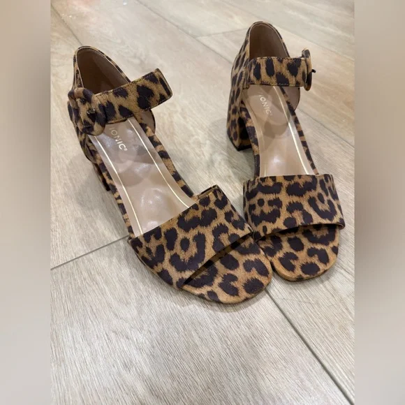 Vionic Chardonnay Leopard Block Heel Sandals Size 10 New - Picture 2 of 9